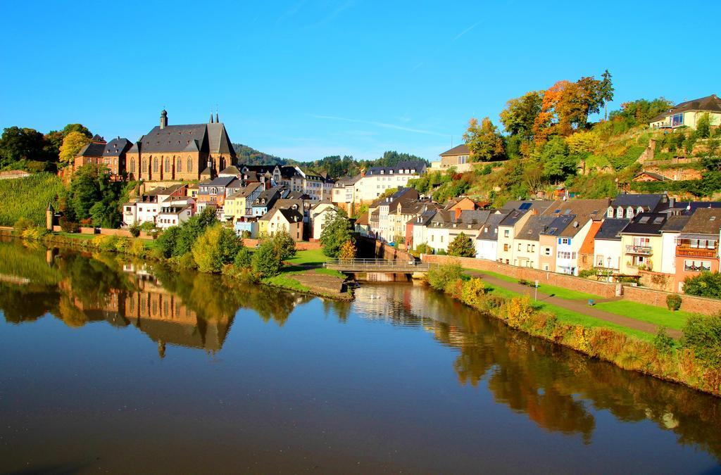 Hotel Am Markt ซาร์บวร์ก ภายนอก รูปภาพ